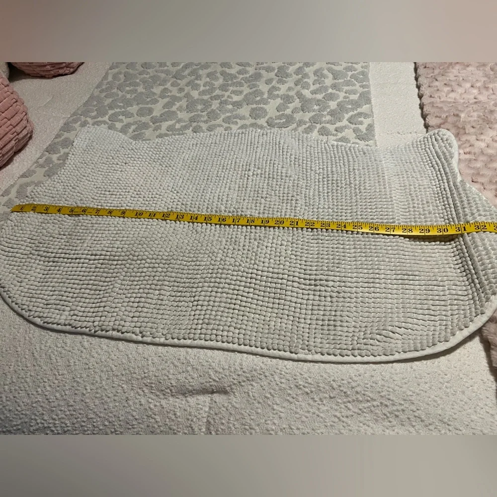 Soft Textured Bath Mat, cat face shape